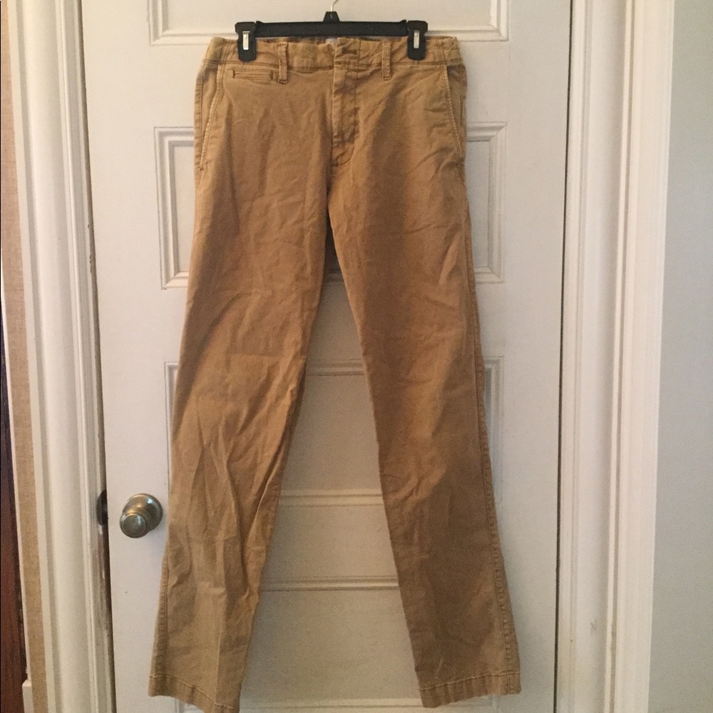 Men’s khaki pants